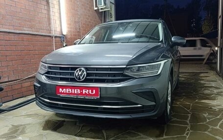 Volkswagen Tiguan II, 2021 год, 2 850 000 рублей, 1 фотография