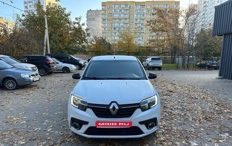 Renault Logan II, 2018 год, 725 000 рублей, 1 фотография