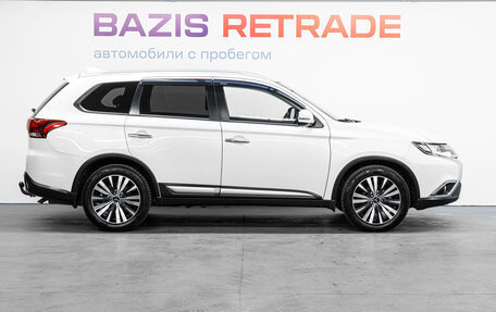 Mitsubishi Outlander III рестайлинг 3, 2020 год, 2 739 000 рублей, 4 фотография