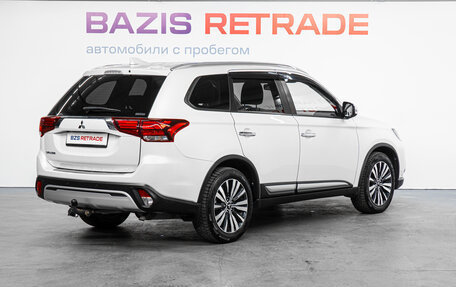 Mitsubishi Outlander III рестайлинг 3, 2020 год, 2 739 000 рублей, 5 фотография