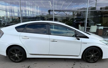 Toyota Prius, 2010 год, 690 000 рублей, 5 фотография