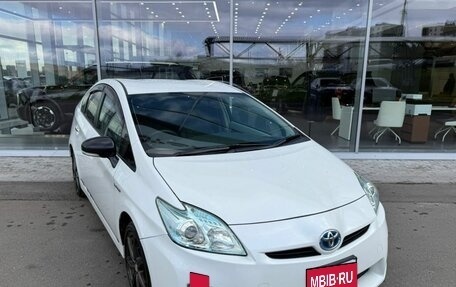 Toyota Prius, 2010 год, 690 000 рублей, 3 фотография