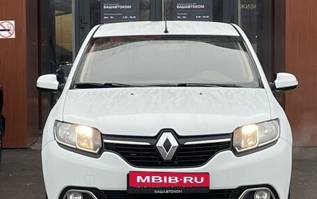 Renault Logan II, 2015 год, 420 000 рублей, 2 фотография