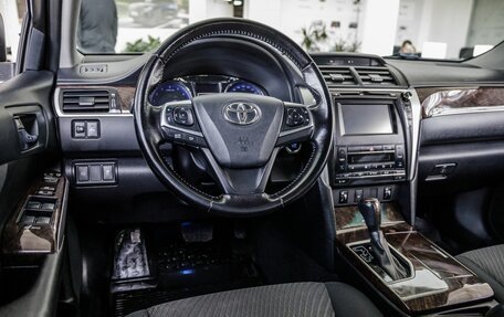 Toyota Camry, 2016 год, 2 348 000 рублей, 15 фотография