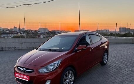 Hyundai Solaris II рестайлинг, 2011 год, 840 000 рублей, 6 фотография