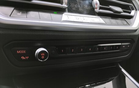 BMW 3 серия, 2019 год, 3 650 000 рублей, 16 фотография