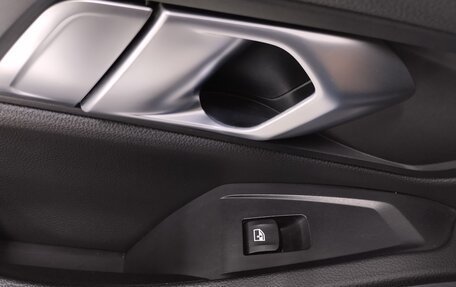 BMW 3 серия, 2019 год, 3 650 000 рублей, 24 фотография