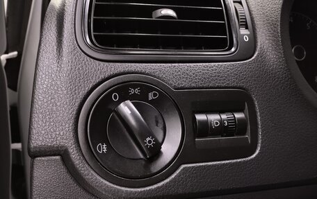 Volkswagen Polo VI (EU Market), 2012 год, 830 000 рублей, 13 фотография