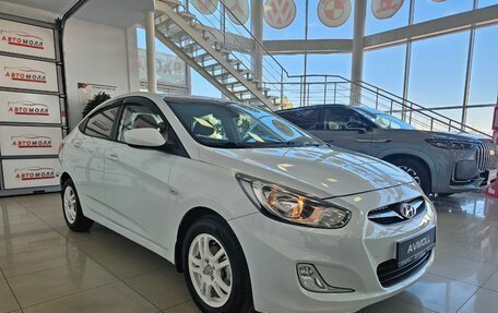 Hyundai Solaris II рестайлинг, 2011 год, 885 000 рублей, 4 фотография