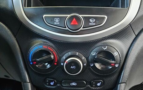 Hyundai Solaris II рестайлинг, 2011 год, 885 000 рублей, 19 фотография