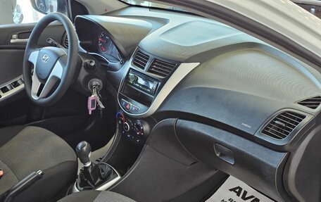 Hyundai Solaris II рестайлинг, 2011 год, 885 000 рублей, 17 фотография