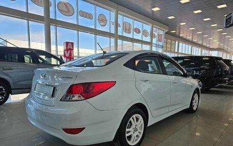 Hyundai Solaris II рестайлинг, 2011 год, 885 000 рублей, 8 фотография