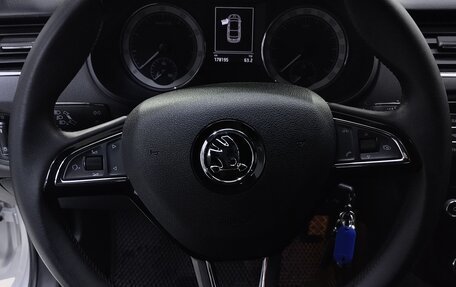 Skoda Octavia, 2017 год, 1 550 000 рублей, 10 фотография