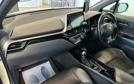 Toyota C-HR I рестайлинг, 2019 год, 2 349 900 рублей, 13 фотография