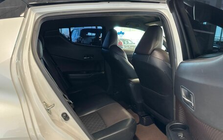 Toyota C-HR I рестайлинг, 2019 год, 2 349 900 рублей, 18 фотография