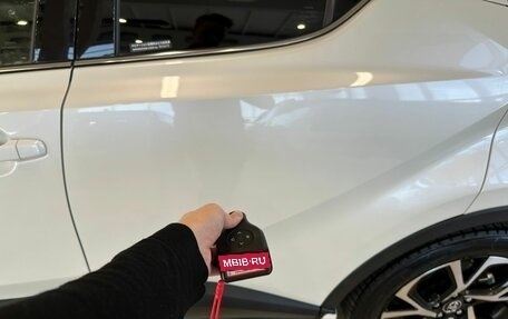 Toyota C-HR I рестайлинг, 2019 год, 2 349 900 рублей, 22 фотография