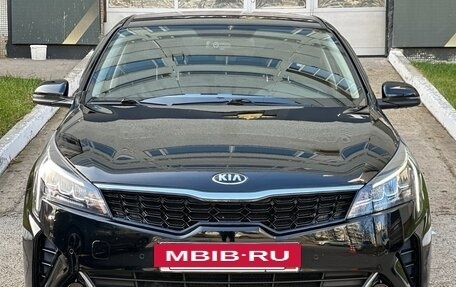 KIA Rio IV, 2021 год, 1 800 000 рублей, 2 фотография
