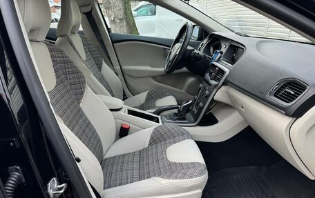 Volvo V40 II рестайлинг, 2017 год, 1 822 000 рублей, 20 фотография