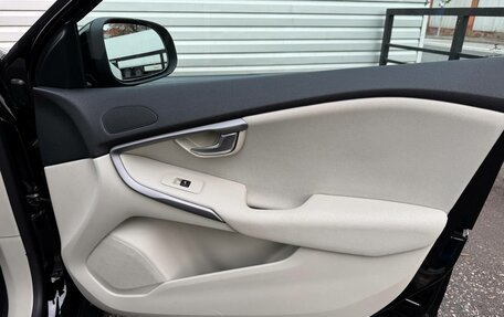 Volvo V40 II рестайлинг, 2017 год, 1 822 000 рублей, 24 фотография