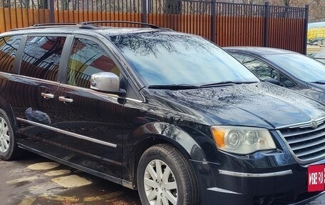 Chrysler Voyager IV, 2010 год, 1 200 000 рублей, 2 фотография
