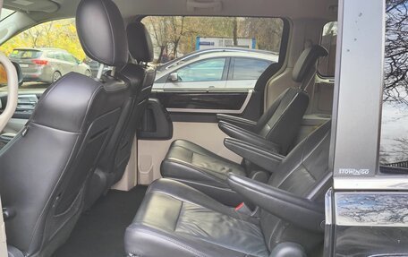 Chrysler Voyager IV, 2010 год, 1 200 000 рублей, 9 фотография