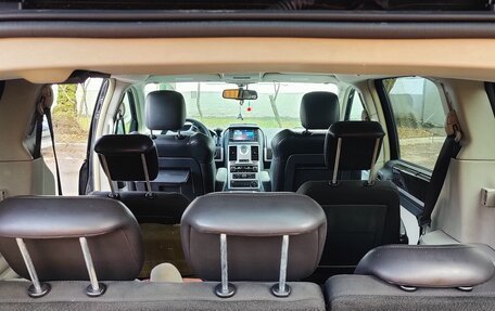 Chrysler Voyager IV, 2010 год, 1 200 000 рублей, 12 фотография