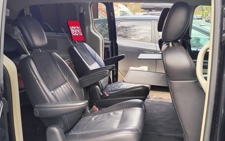 Chrysler Voyager IV, 2010 год, 1 200 000 рублей, 10 фотография