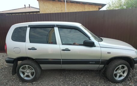 Chevrolet Niva I рестайлинг, 2003 год, 250 000 рублей, 1 фотография