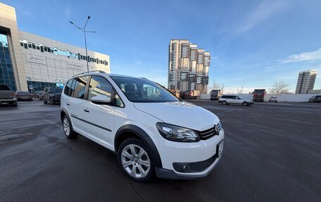 Volkswagen Touran III, 2013 год, 1 200 000 рублей, 2 фотография