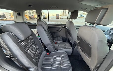 Volkswagen Touran III, 2013 год, 1 200 000 рублей, 11 фотография