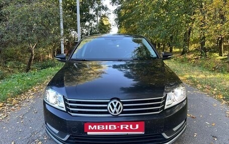 Volkswagen Passat B7, 2011 год, 695 000 рублей, 2 фотография