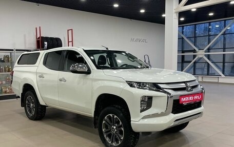 Mitsubishi L200 IV рестайлинг, 2020 год, 1 999 000 рублей, 4 фотография