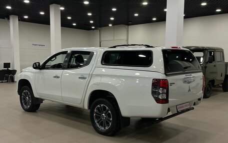 Mitsubishi L200 IV рестайлинг, 2020 год, 1 999 000 рублей, 10 фотография