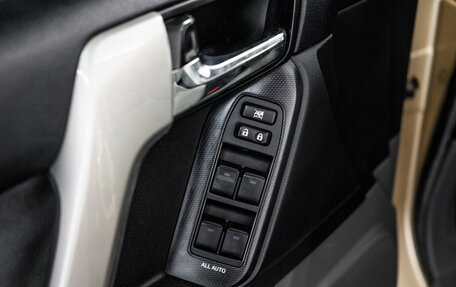 Toyota Land Cruiser Prado 150 рестайлинг 2, 2010 год, 2 350 000 рублей, 16 фотография