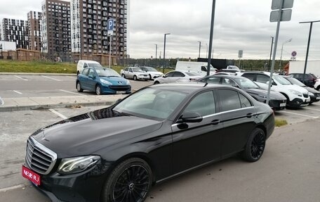 Mercedes-Benz E-Класс, 2020 год, 3 200 000 рублей, 1 фотография