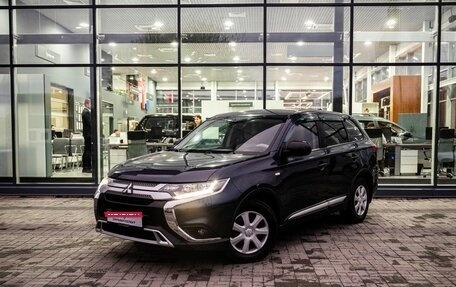 Mitsubishi Outlander III рестайлинг 3, 2019 год, 2 000 000 рублей, 1 фотография