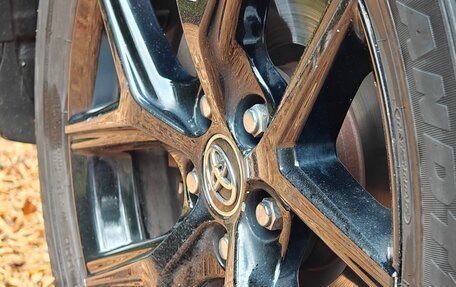 Toyota RAV4, 2019 год, 1 900 000 рублей, 10 фотография