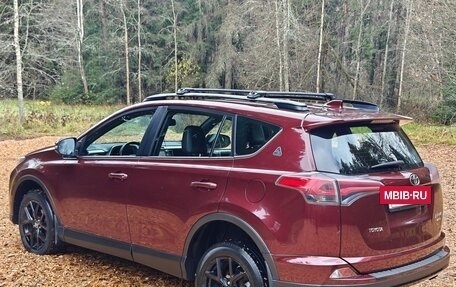 Toyota RAV4, 2019 год, 1 900 000 рублей, 6 фотография