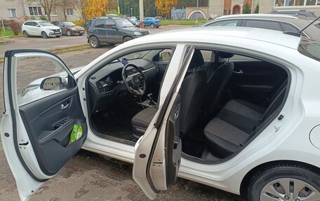 KIA Rio IV, 2018 год, 1 200 000 рублей, 5 фотография