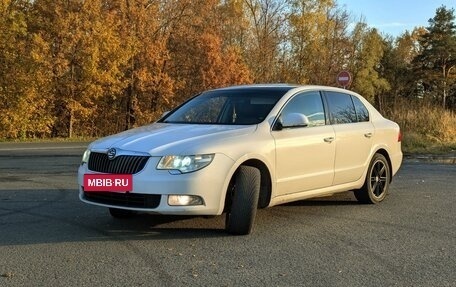 Skoda Superb III рестайлинг, 2012 год, 820 000 рублей, 3 фотография