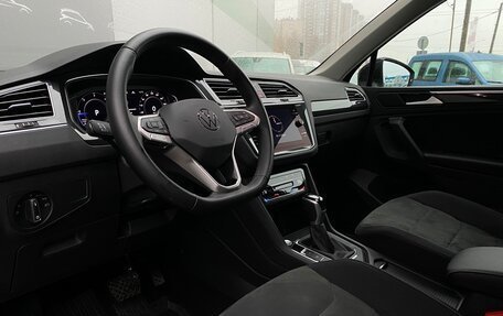 Volkswagen Tiguan II, 2022 год, 4 237 800 рублей, 5 фотография