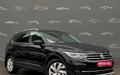 Volkswagen Tiguan II, 2022 год, 4 237 800 рублей, 3 фотография