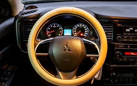 Mitsubishi Outlander III рестайлинг 3, 2019 год, 2 000 000 рублей, 16 фотография