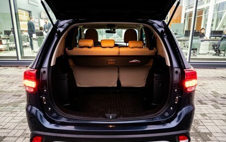 Mitsubishi Outlander III рестайлинг 3, 2019 год, 2 000 000 рублей, 23 фотография