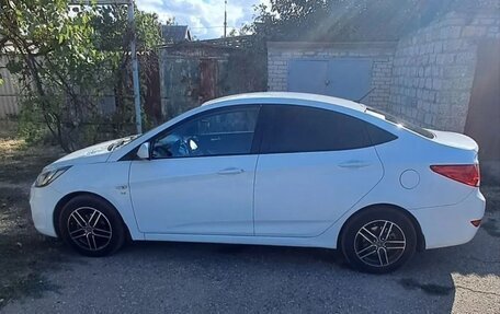 Hyundai Solaris II рестайлинг, 2014 год, 1 000 000 рублей, 3 фотография