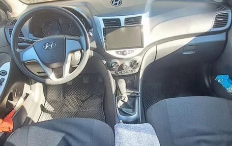 Hyundai Solaris II рестайлинг, 2014 год, 1 000 000 рублей, 4 фотография