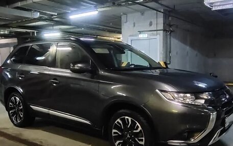 Mitsubishi Outlander III рестайлинг 3, 2021 год, 3 150 000 рублей, 1 фотография