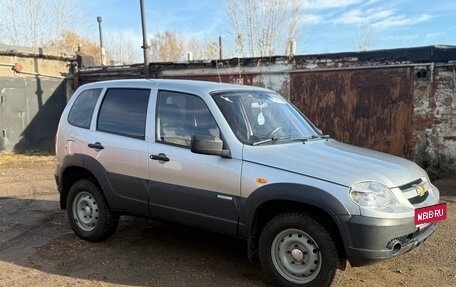Chevrolet Niva I рестайлинг, 2015 год, 565 000 рублей, 1 фотография