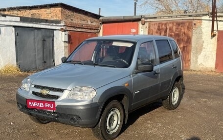 Chevrolet Niva I рестайлинг, 2015 год, 565 000 рублей, 2 фотография