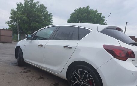 Opel Astra J, 2012 год, 800 000 рублей, 2 фотография
